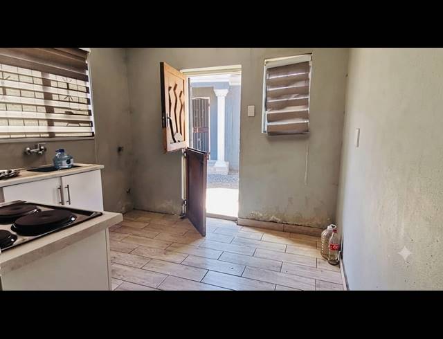 4 BEDROOM HOUSE FOR SALE IN SEBOKENG ZONE 11